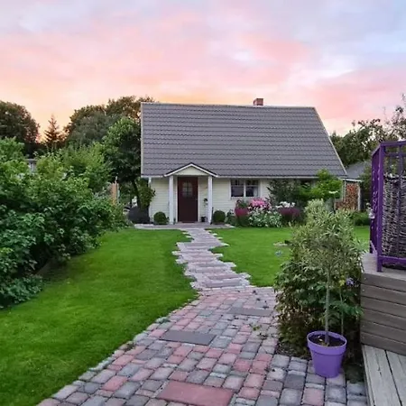 Сasa de vacaciones House In The *